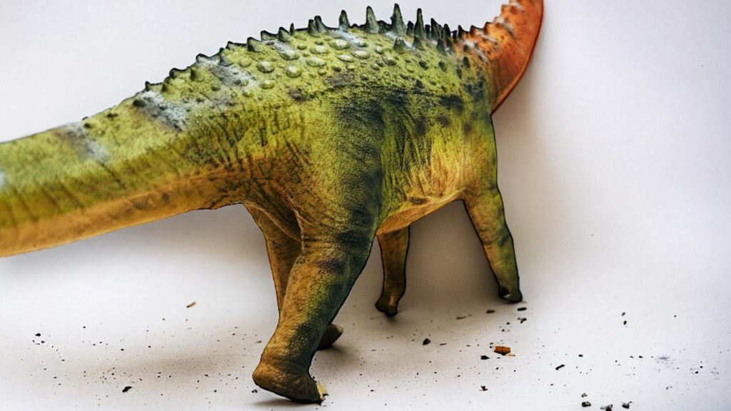 Ampelosaurus Figure by Haolonggood.